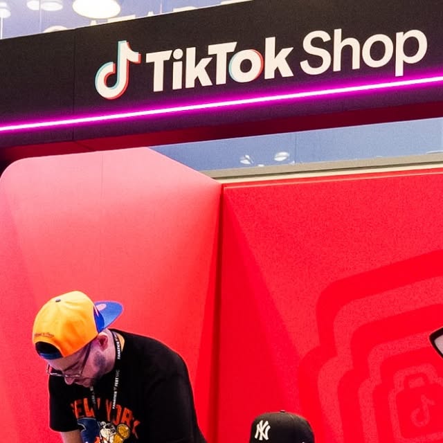 How live commerce is rebuilding the hobby